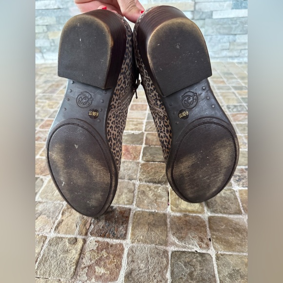 Lucky brand Leopard Print Ankle Boots - Picture 5 of 8